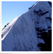 Puqueno Alpamayo - Climbers